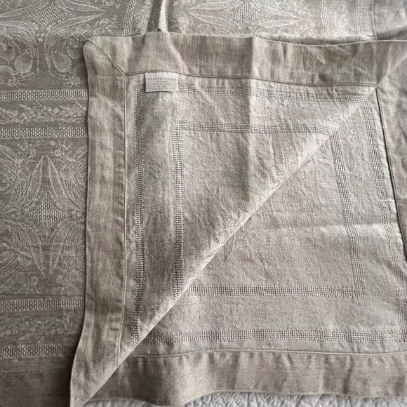 Williams Sonoma Damask 100% Linen Tablecloth, Natural Color, 70” x 108” - Picture 2 of 3